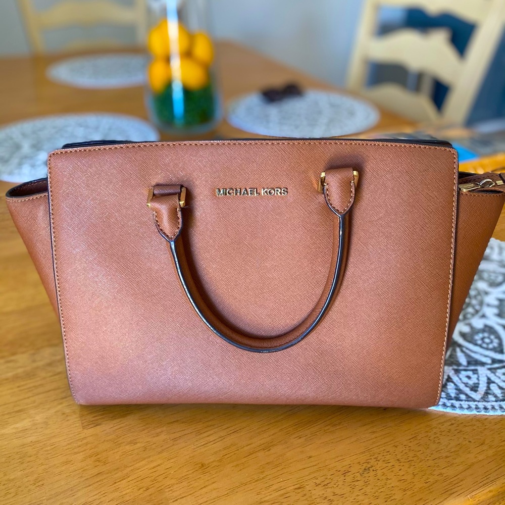 Michael Kors leather purse